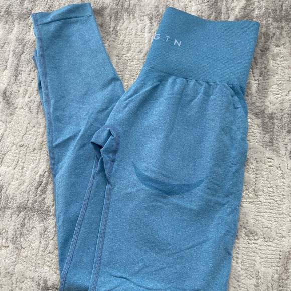 NVGTN contour seamless leggings - sky blue (size small) - Picture 2 of 2
